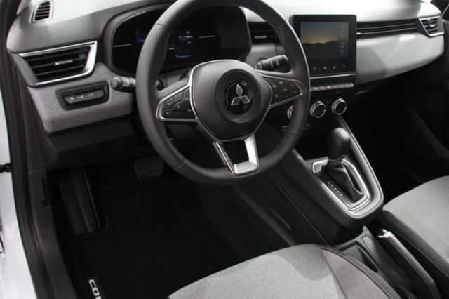 Mitsubishi Colt (2025) thumbnail 2