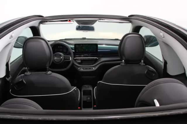 Fiat 500e (2023) thumbnail 2