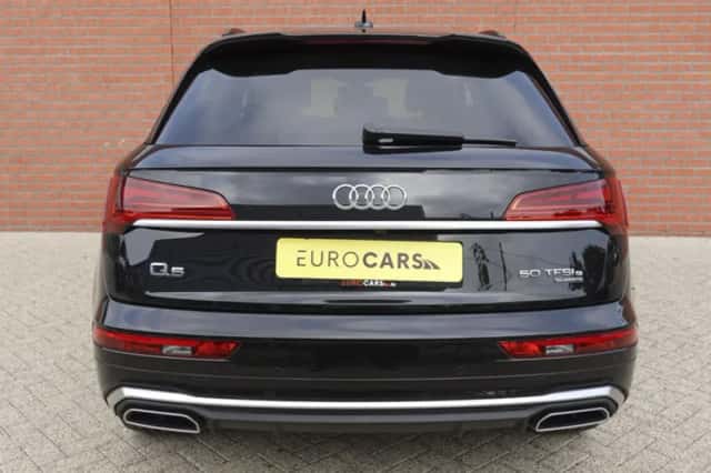 Audi Q5 (2022) thumbnail 3
