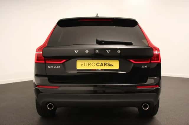 Volvo XC60 (2021) thumbnail 3