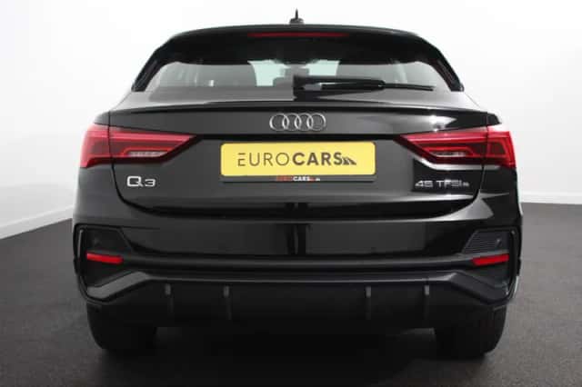 Audi Q3 (2022) thumbnail 4