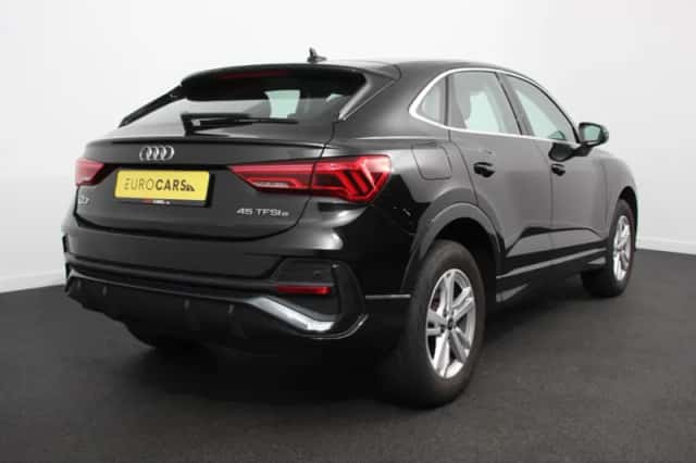 Audi Q3 (2022) thumbnail 5
