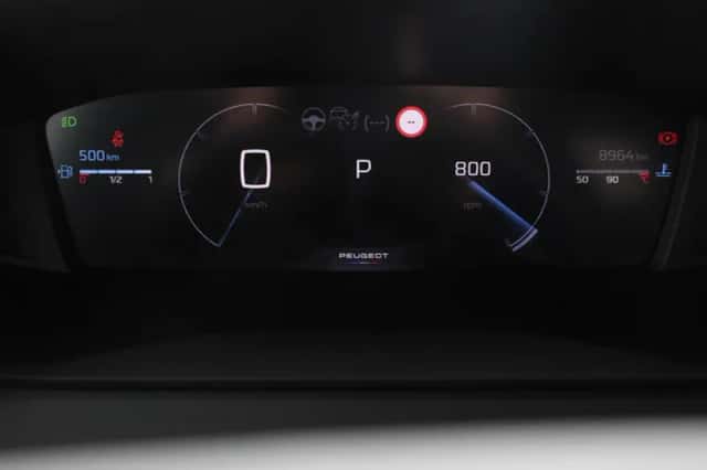 Peugeot 2008 (2024) thumbnail 3