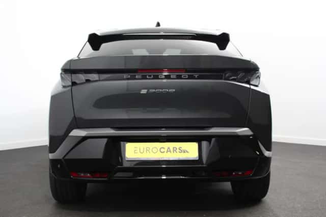 Peugeot e-3008 (2024) thumbnail 5
