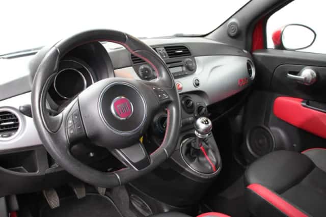 Fiat 500 (2015) thumbnail 2
