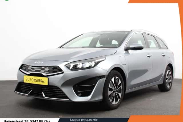 Kia Ceed Sportswagon (2023) thumbnail 1