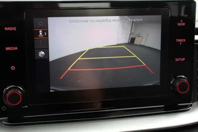 Kia Ceed Sportswagon (2023) thumbnail 3
