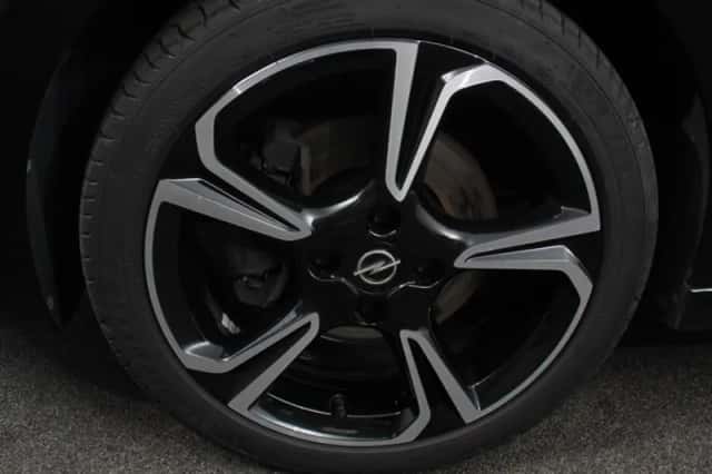 Opel Corsa (2023) thumbnail 2