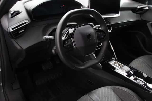 Peugeot 2008 (2025) thumbnail 2