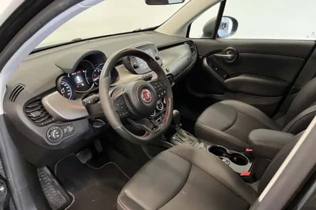Fiat 500X (2024) thumbnail 2