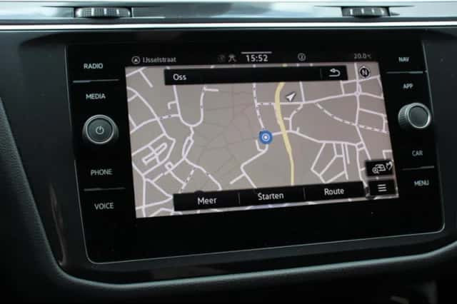 Volkswagen Tiguan (2022) thumbnail 2