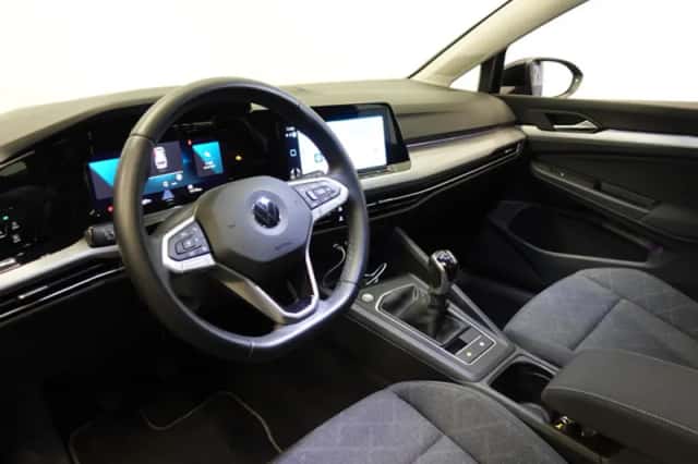 Volkswagen Golf (2021) thumbnail 2