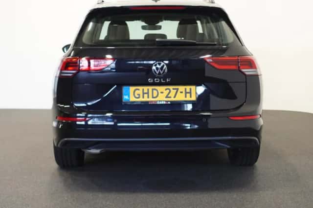 Volkswagen Golf (2021) thumbnail 3