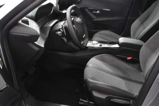 Peugeot 2008 (2024) thumbnail 2