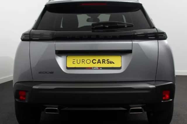 Peugeot 2008 (2024) thumbnail 5