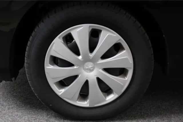 Peugeot 108 (2021) thumbnail 3