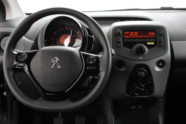 Peugeot 108 (2021) thumbnail 4