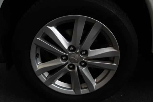 Mitsubishi ASX (2013) thumbnail 2