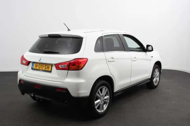 Mitsubishi ASX (2013) thumbnail 4