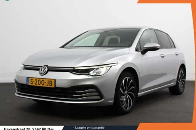 Volkswagen Golf (2023) thumbnail 1