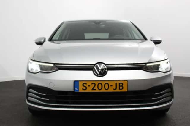 Volkswagen Golf (2023) thumbnail 4