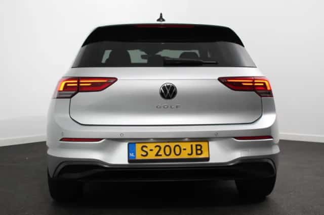 Volkswagen Golf (2023) thumbnail 5