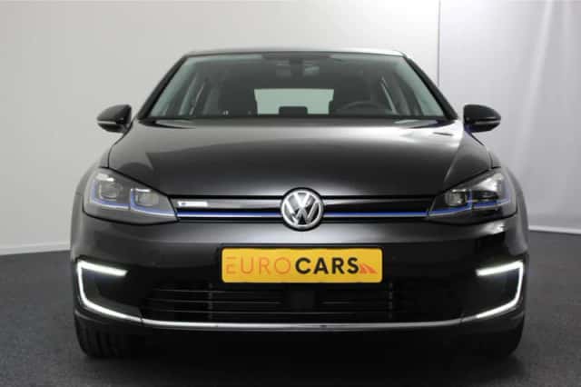 Volkswagen E-Golf (2019) thumbnail 4