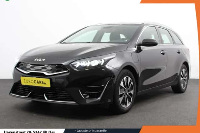 Kia Ceed Sportswagon (2023) thumbnail 1