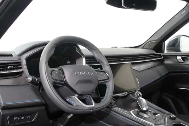 Lynk & Co 01 (2024) thumbnail 2