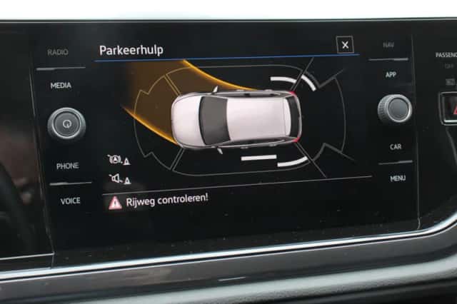 Volkswagen Polo (2022) thumbnail 2