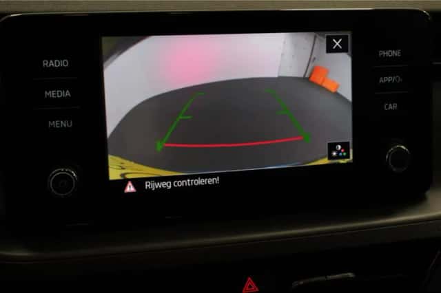 Škoda Kamiq (2021) thumbnail 2