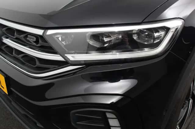 Volkswagen T-Roc (2025) thumbnail 4