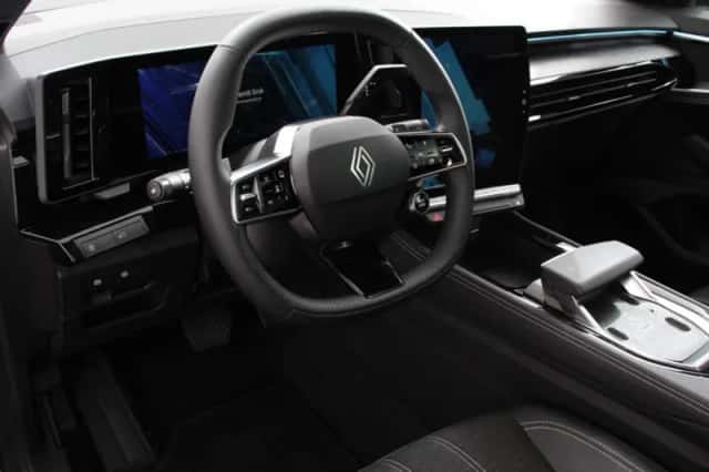 Renault Austral (2025) thumbnail 2