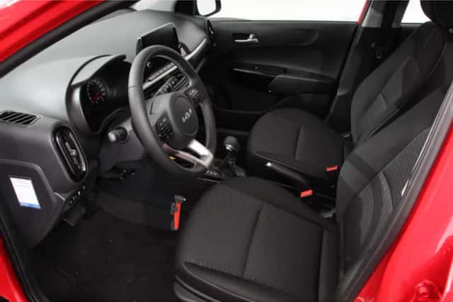 Kia Picanto (2022) thumbnail 2