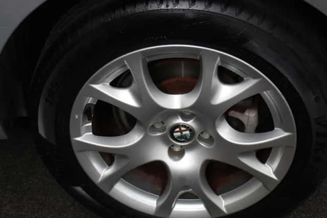 Alfa Romeo Mito (2012) thumbnail 3