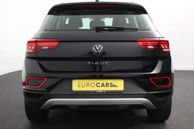 Volkswagen T-Roc (2023) thumbnail 4