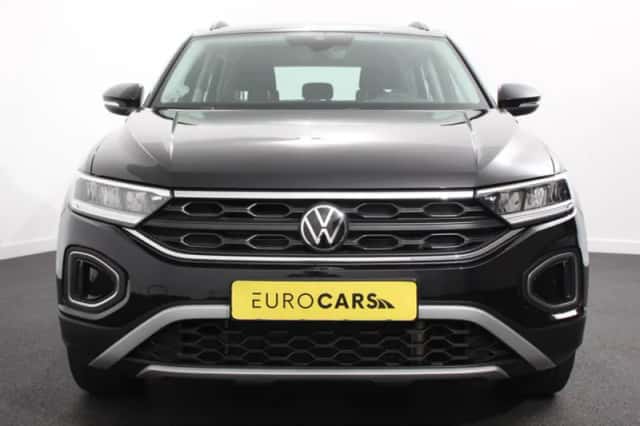 Volkswagen T-Roc (2023) thumbnail 5