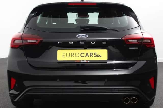 Ford Focus (2023) thumbnail 5
