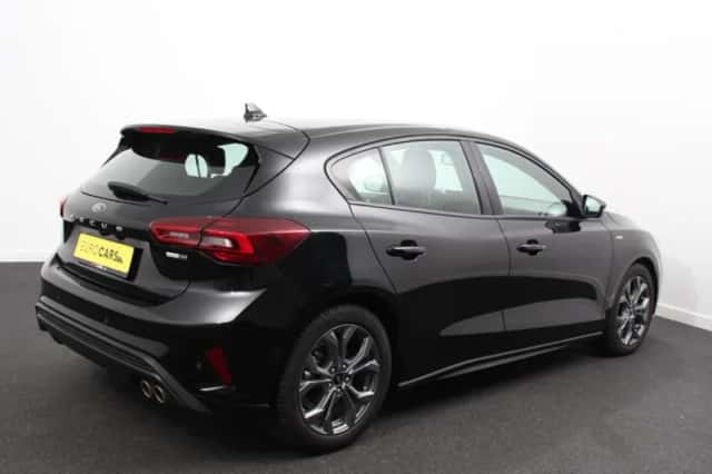 Ford Focus (2023) thumbnail 6