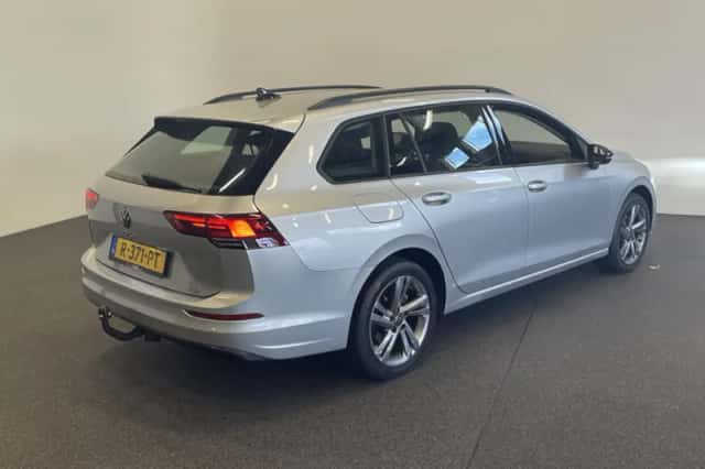 Volkswagen Golf (2021) thumbnail 5