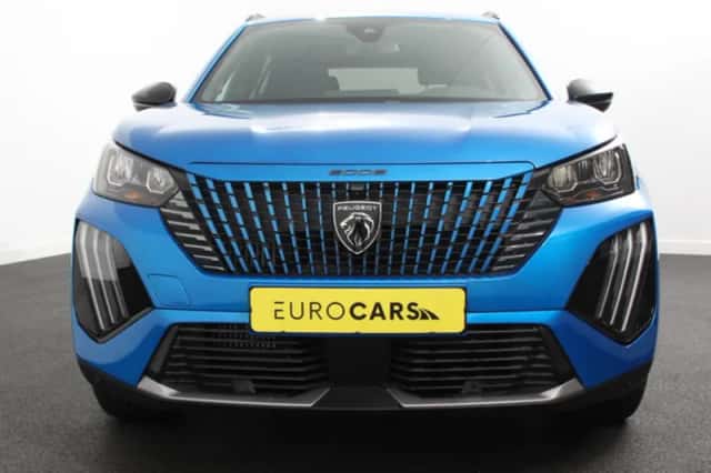 Peugeot 2008 (2024) thumbnail 4