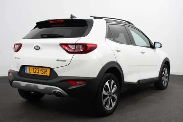 Kia Stonic (2021) thumbnail 6
