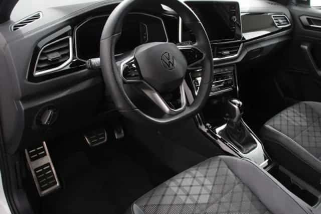 Volkswagen T-Roc (2025) thumbnail 3