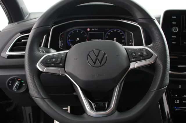 Volkswagen T-Roc (2025) thumbnail 3
