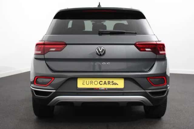 Volkswagen T-Roc (2023) thumbnail 5