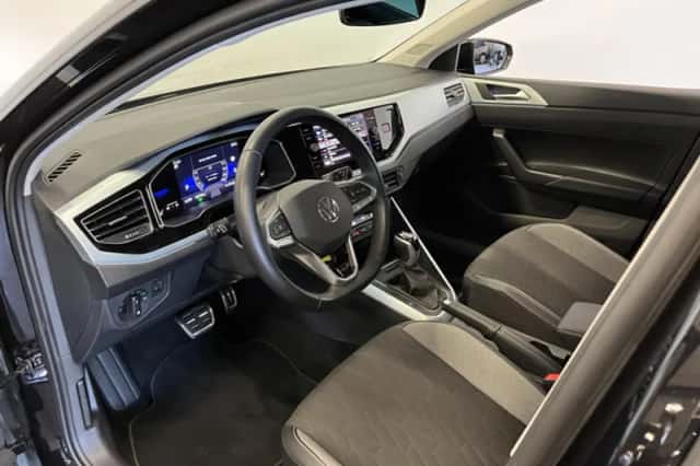 Volkswagen Polo (2024) thumbnail 2