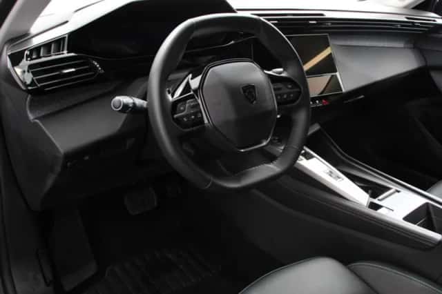 Peugeot 408 (2024) thumbnail 2