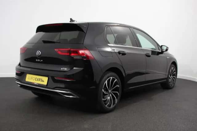 Volkswagen Golf (2022) thumbnail 6