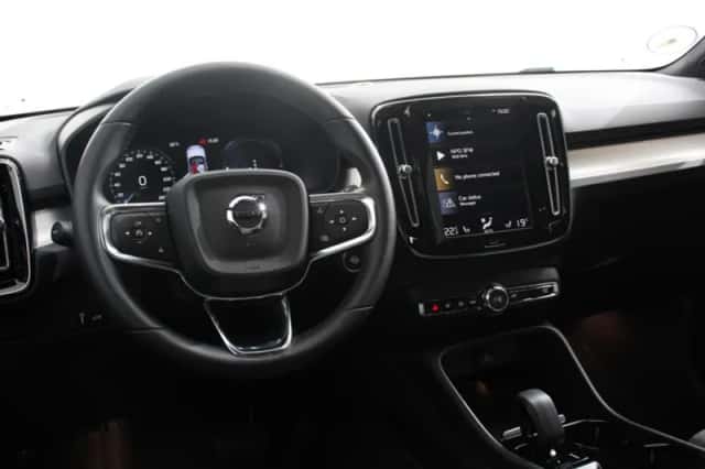 Volvo XC40 (2023) thumbnail 3