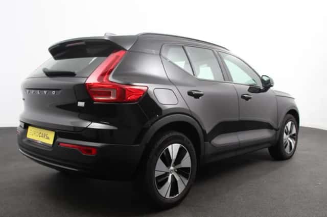 Volvo XC40 (2023) thumbnail 4
